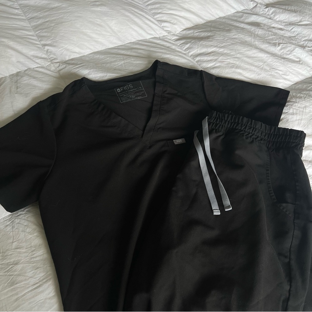 Black FIGS Scrubs Set